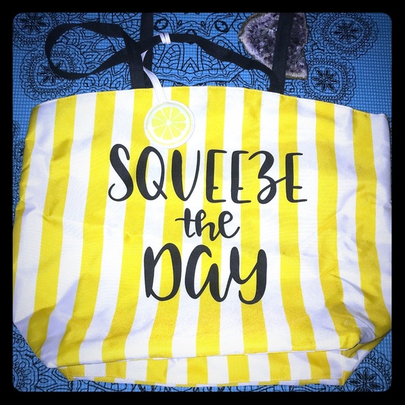 🦋 Beach 🏖 Tote 🔥”squeeze the day” 🍋 NWOT - Picture 1 of 3
